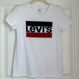 Levi’s Logo Tee
